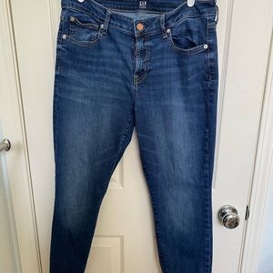GAP curvy skinny, dark wash 12/31 jeans